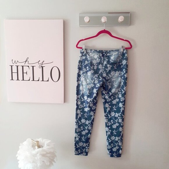 EUC Suko Jeans blue & white floral print faded denim jeans, 4 - Picture 5 of 9